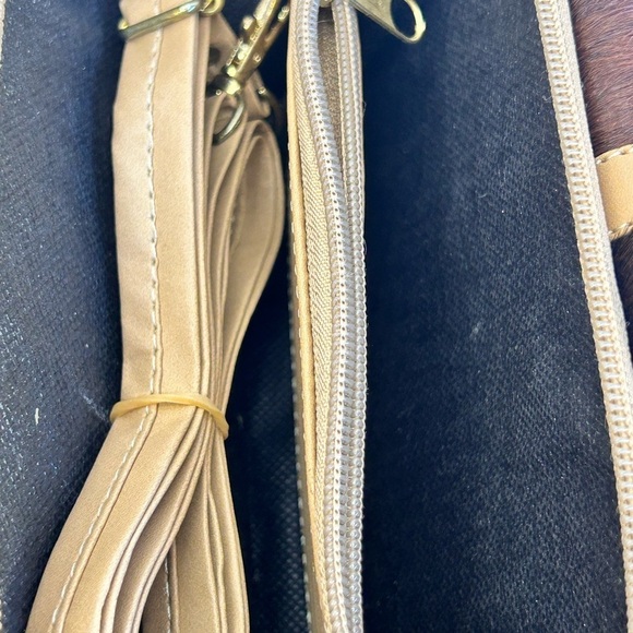 Crossbody Wallet- Tooled Mexican Hand Bag- bolsa Artisanal - Leather /Cowhide(B) - Picture 12 of 16